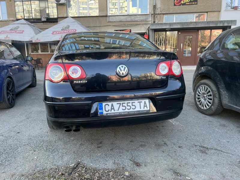 VW Passat 2.0 Tdi, снимка 5 - Автомобили и джипове - 49033904