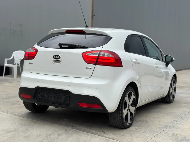 Kia Rio 1.1 CRDi* LED* Keyless* Климатроник* Парктроник* F, снимка 4 - Автомобили и джипове - 51254093