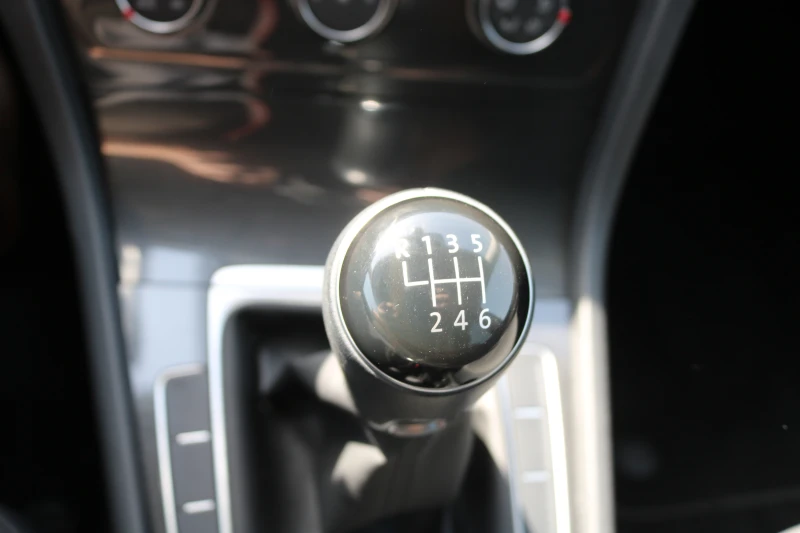 VW Golf 1.4 TSI, снимка 13 - Автомобили и джипове - 51553517