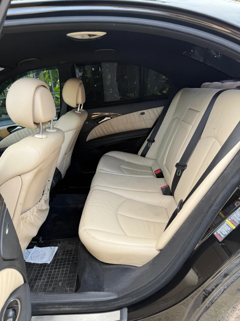 Mercedes-Benz E 320, снимка 7 - Автомобили и джипове - 52898319