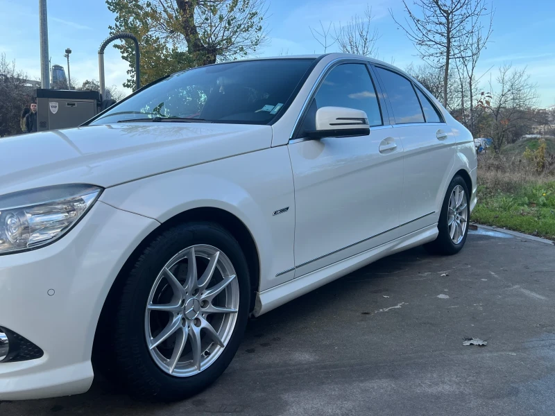 Mercedes-Benz C 180 Kompressor, снимка 3 - Автомобили и джипове - 52630631