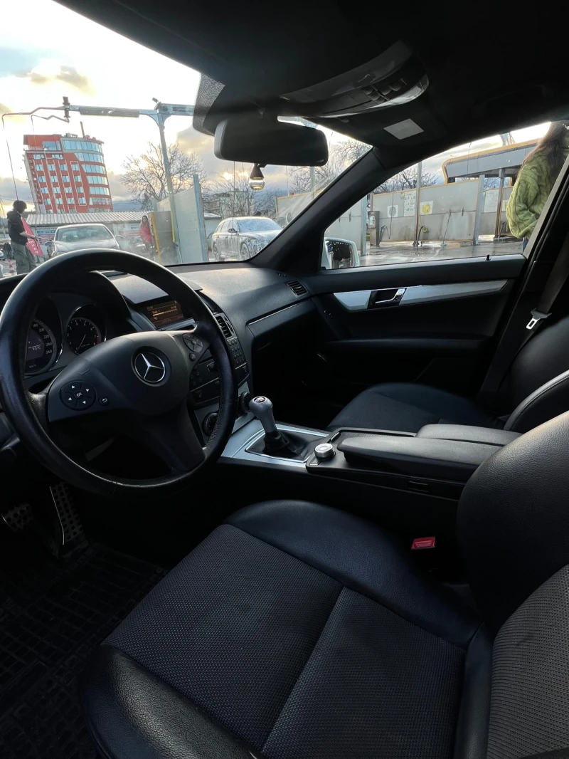 Mercedes-Benz C 180 Kompressor, снимка 8 - Автомобили и джипове - 52630631