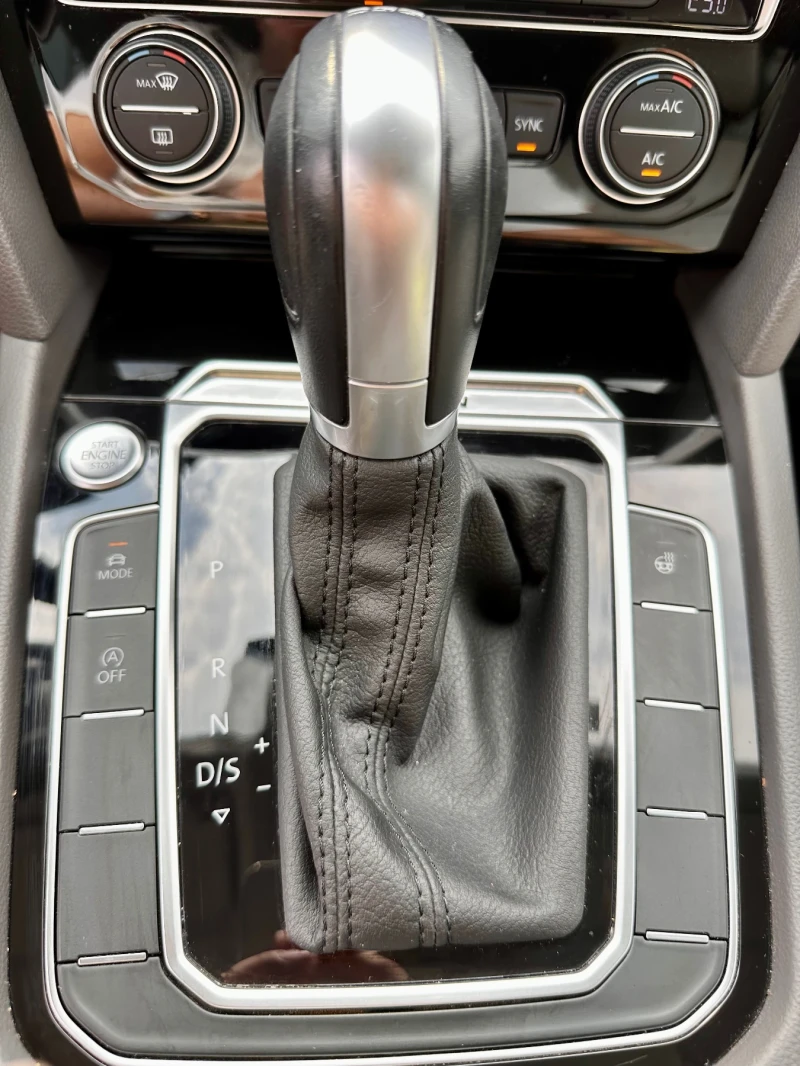 VW Arteon 2.0BiTdi 240к.с. LED HEAD UP DYNAUDIO PANO, снимка 13 - Автомобили и джипове - 52947509