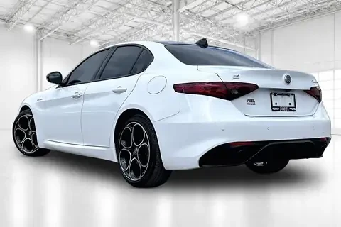 Alfa Romeo Giulia Q4 / CARFAX, снимка 5 - Автомобили и джипове - 54827090