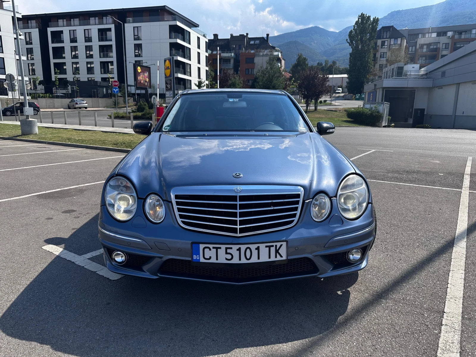 Mercedes-Benz E 500  - изображение 2