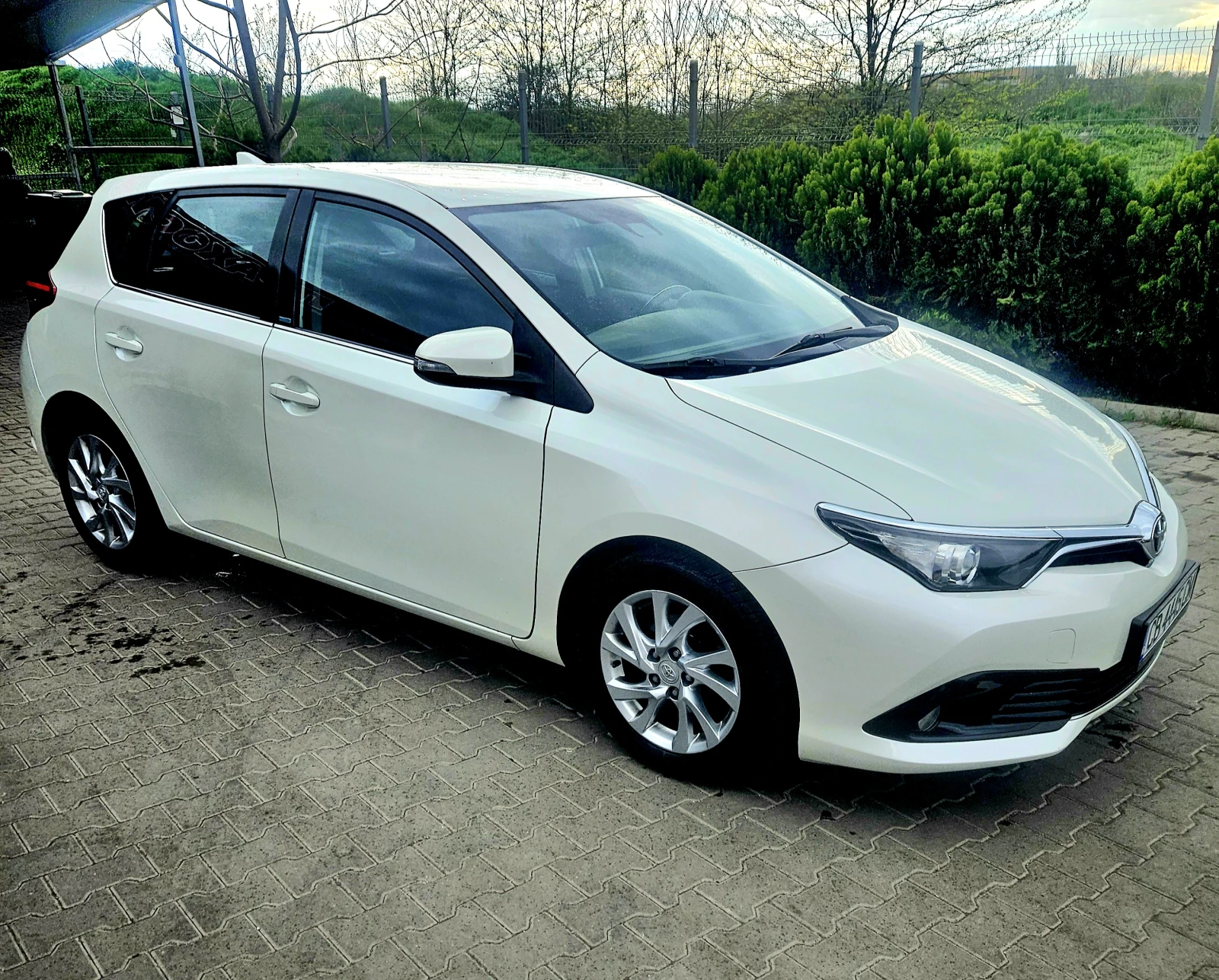 Toyota Auris 1.2Ti/Automatik/55 000 км. - изображение 3