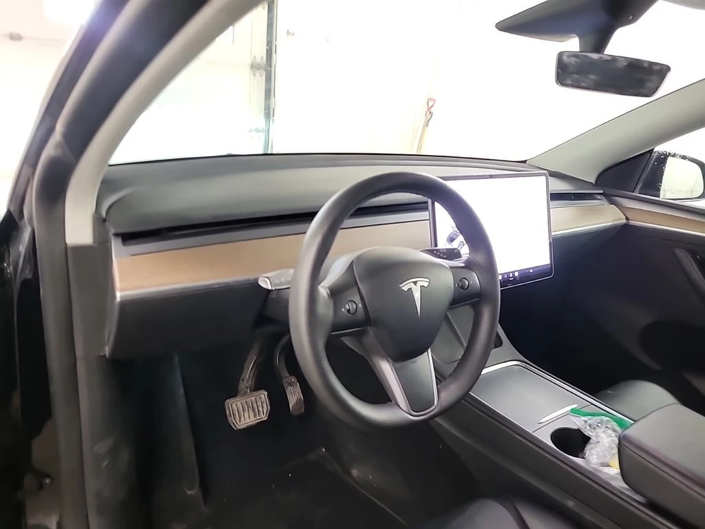 Tesla Model Y * LONG RANGE * CARFAX * ��� ������������ ������ | Mobile.bg � ����������� 9