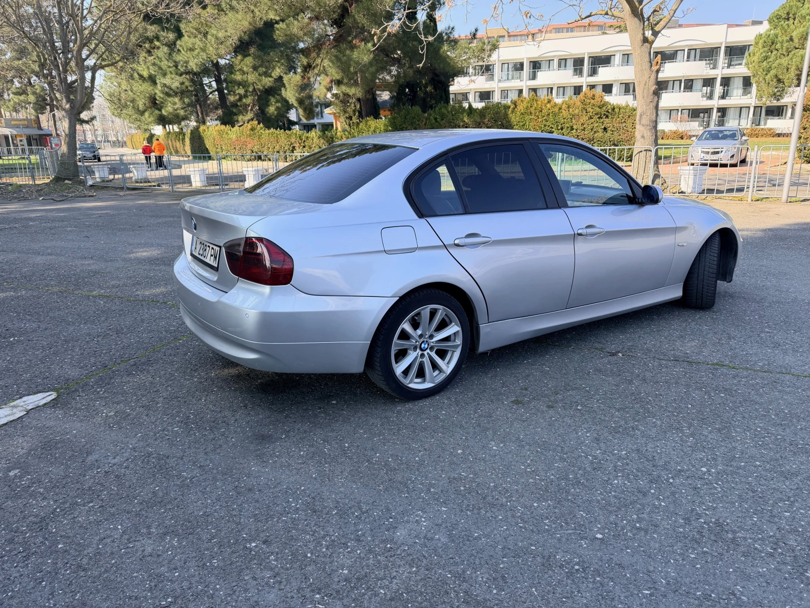 BMW 318 Multimedia, снимка 3 - Автомобили и джипове - 53705486