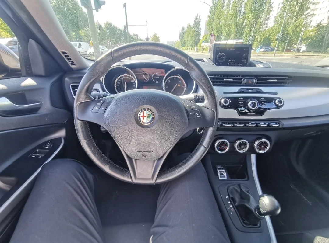Alfa Romeo Giulietta, снимка 4 - Автомобили и джипове - 54139587