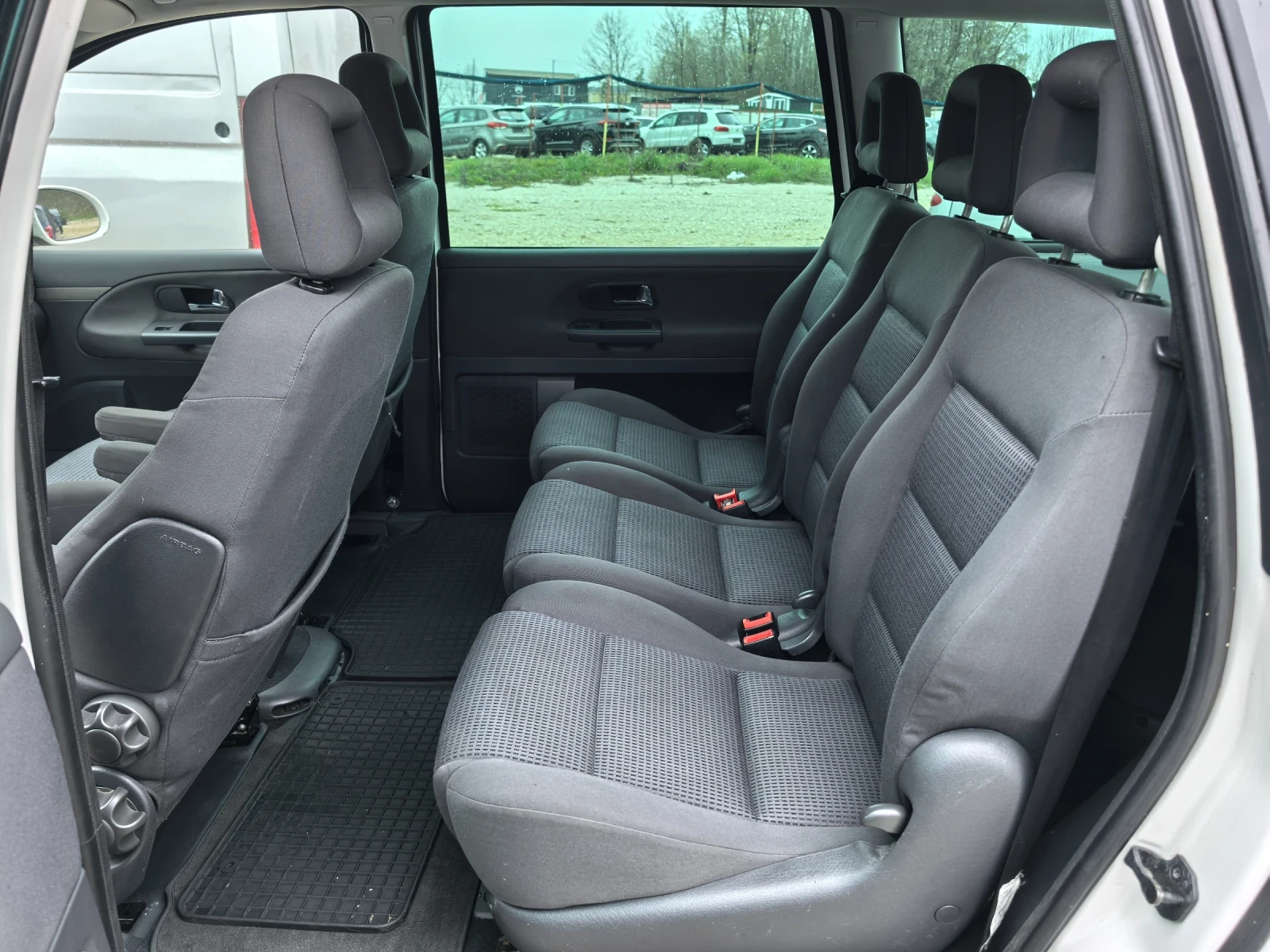 VW Sharan 2.0TDI БЕЗУПРЕЧНО СЪСТОЯНИЕ , снимка 7 - Автомобили и джипове - 54164170