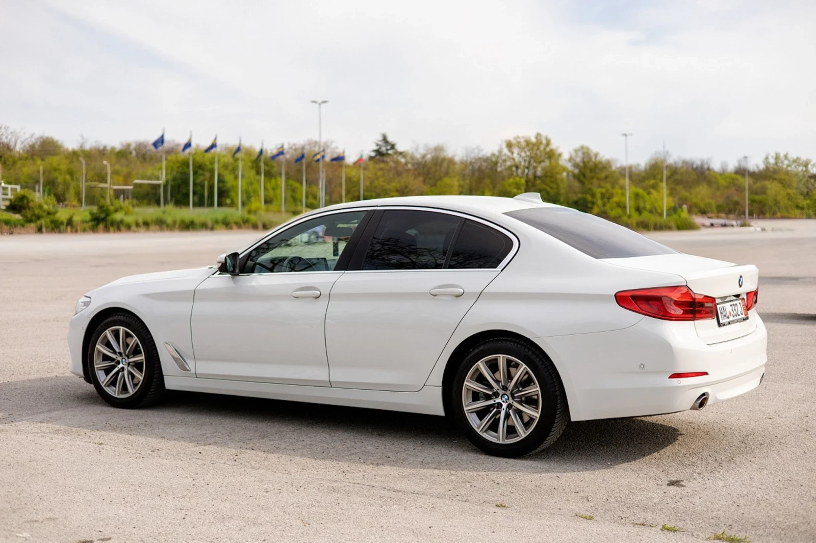 BMW 520, снимка 7 - Автомобили и джипове - 54459565
