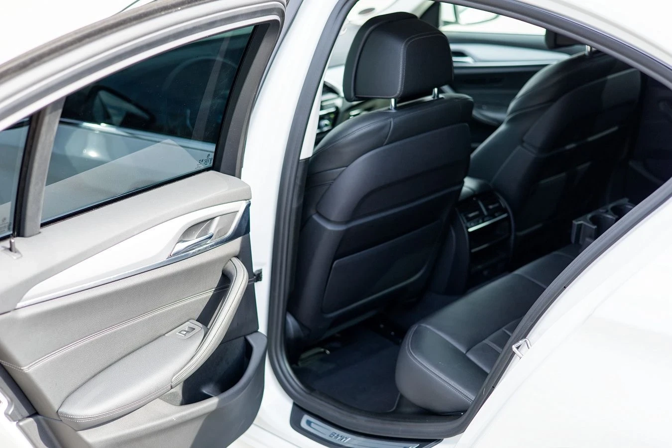 BMW 520, снимка 14 - Автомобили и джипове - 54459565