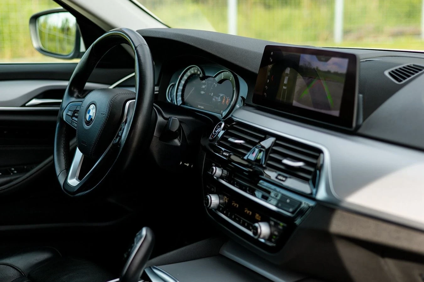 BMW 520, снимка 11 - Автомобили и джипове - 54459565