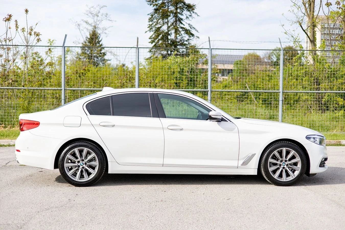 BMW 520, снимка 4 - Автомобили и джипове - 54459565