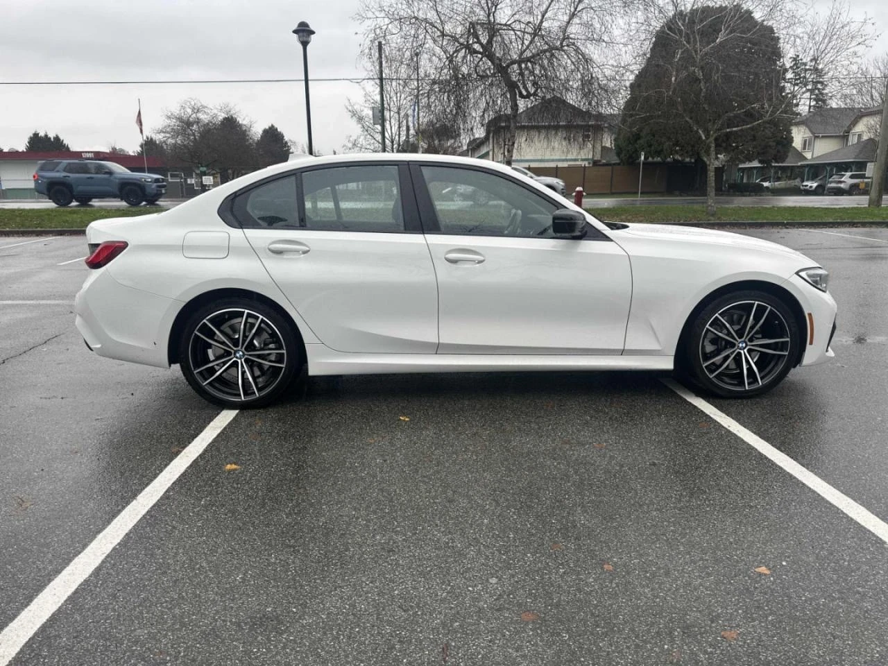 BMW 330 E * M Пакет * Shadow Line * Подгрев, снимка 3 - Автомобили и джипове - 54596898