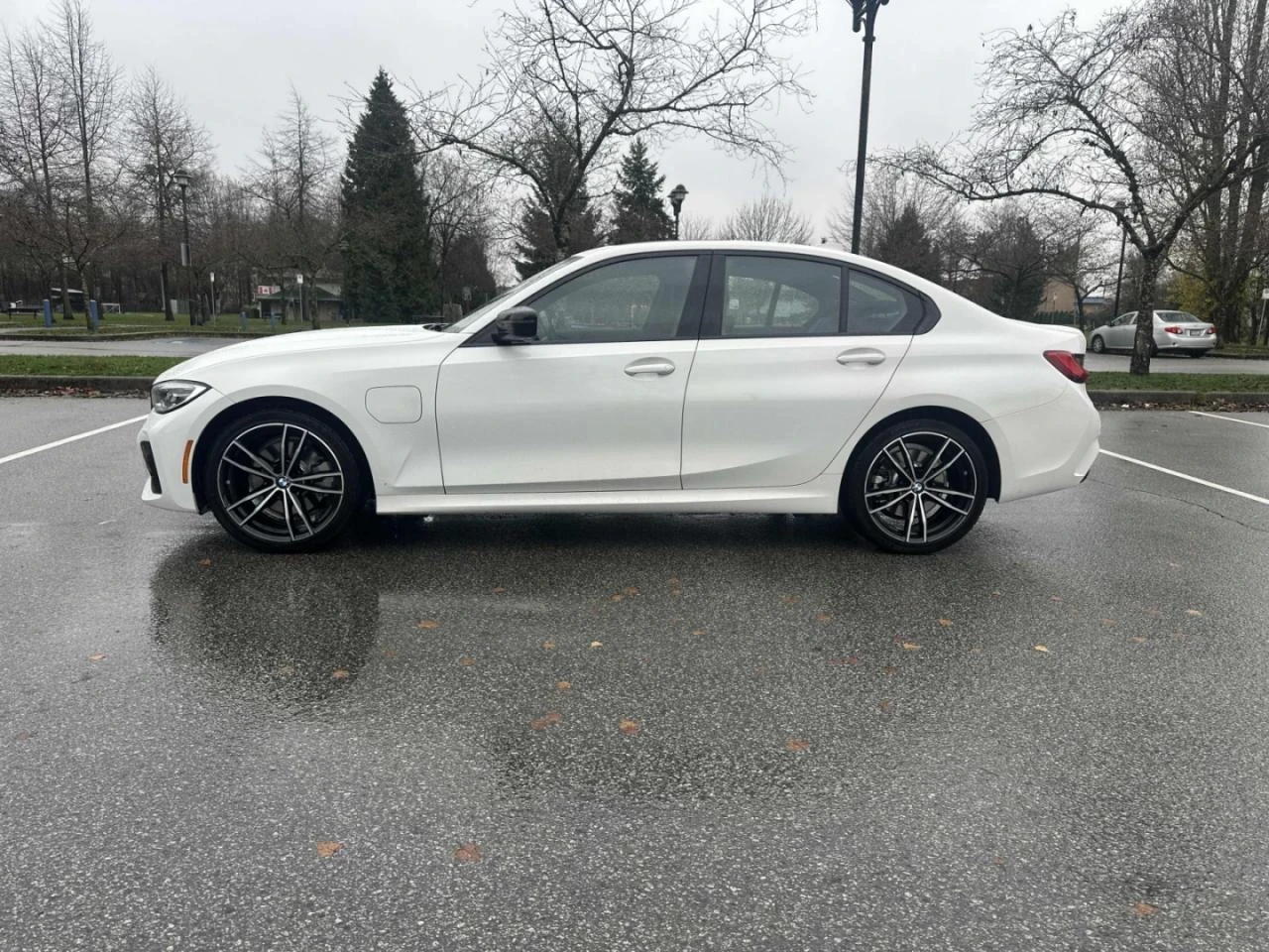 BMW 330 E * M Пакет * Shadow Line * Подгрев, снимка 5 - Автомобили и джипове - 54596898