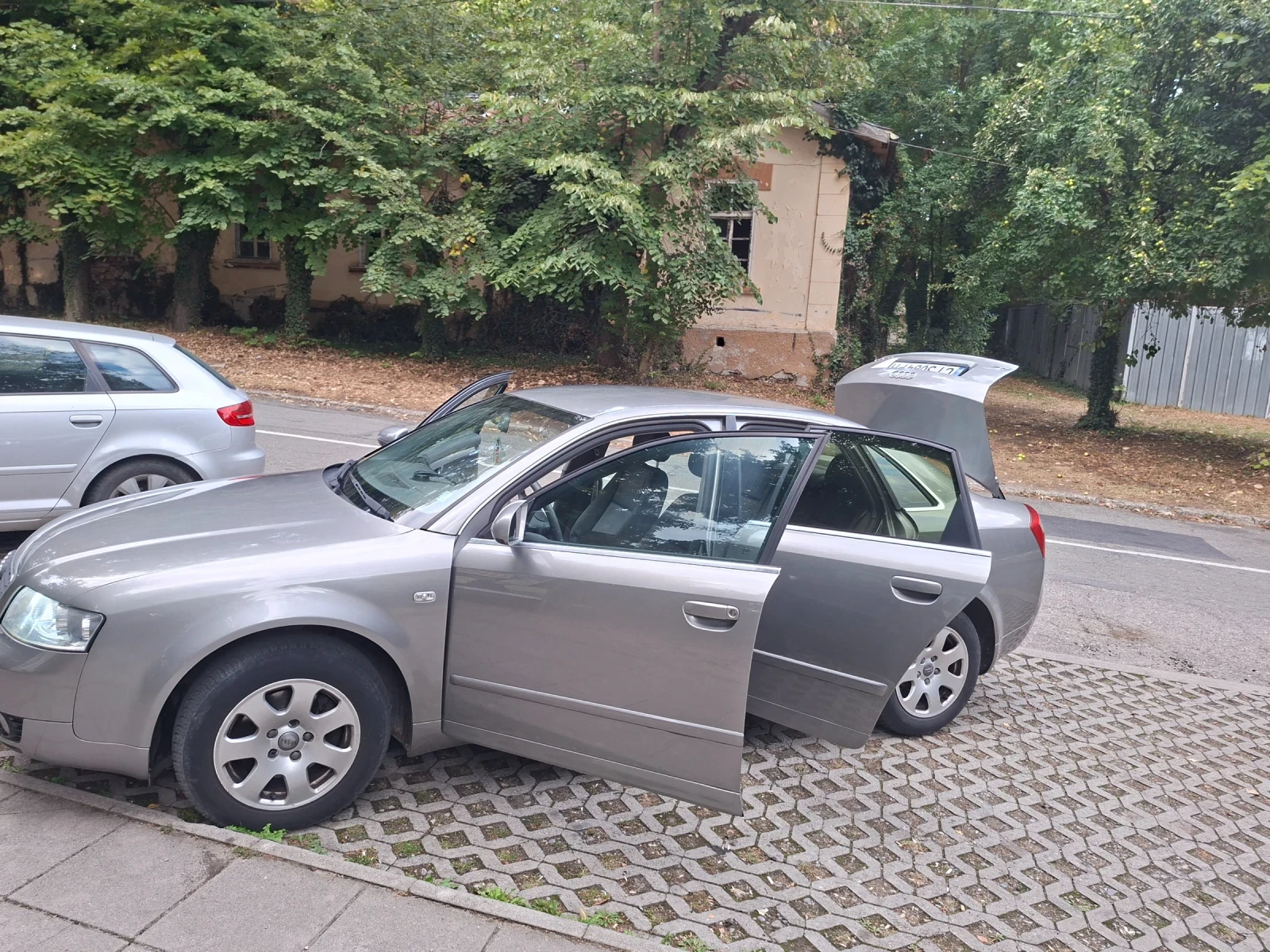 Audi A4 B6, снимка 3 - Автомобили и джипове - 56087235