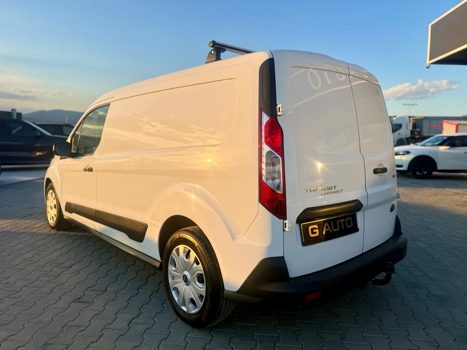 Ford Connect 1.5tdci ОБСЛУЖЕНА !!! Собствен лизинг !!!, снимка 7 - Автомобили и джипове - 56156099