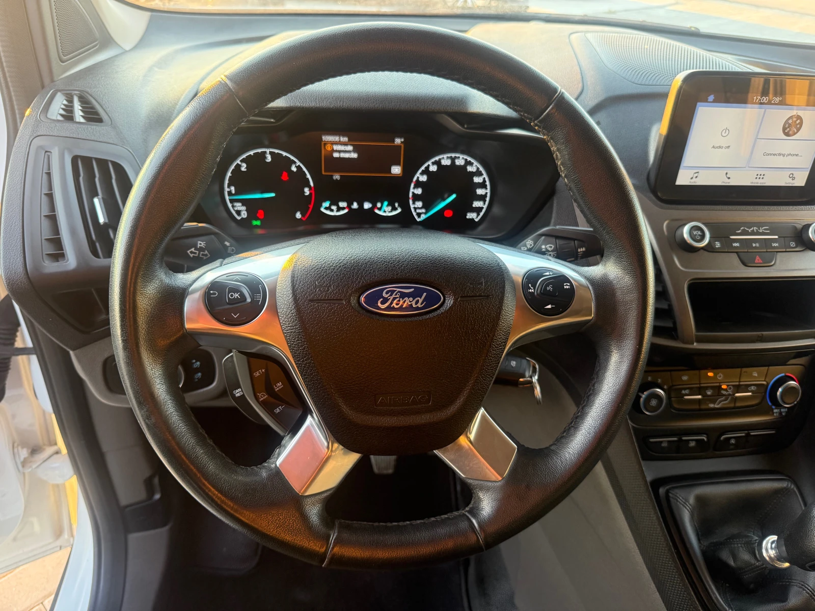 Ford Connect 1.5tdci ОБСЛУЖЕНА !!! Собствен лизинг !!!, снимка 12 - Автомобили и джипове - 56156099