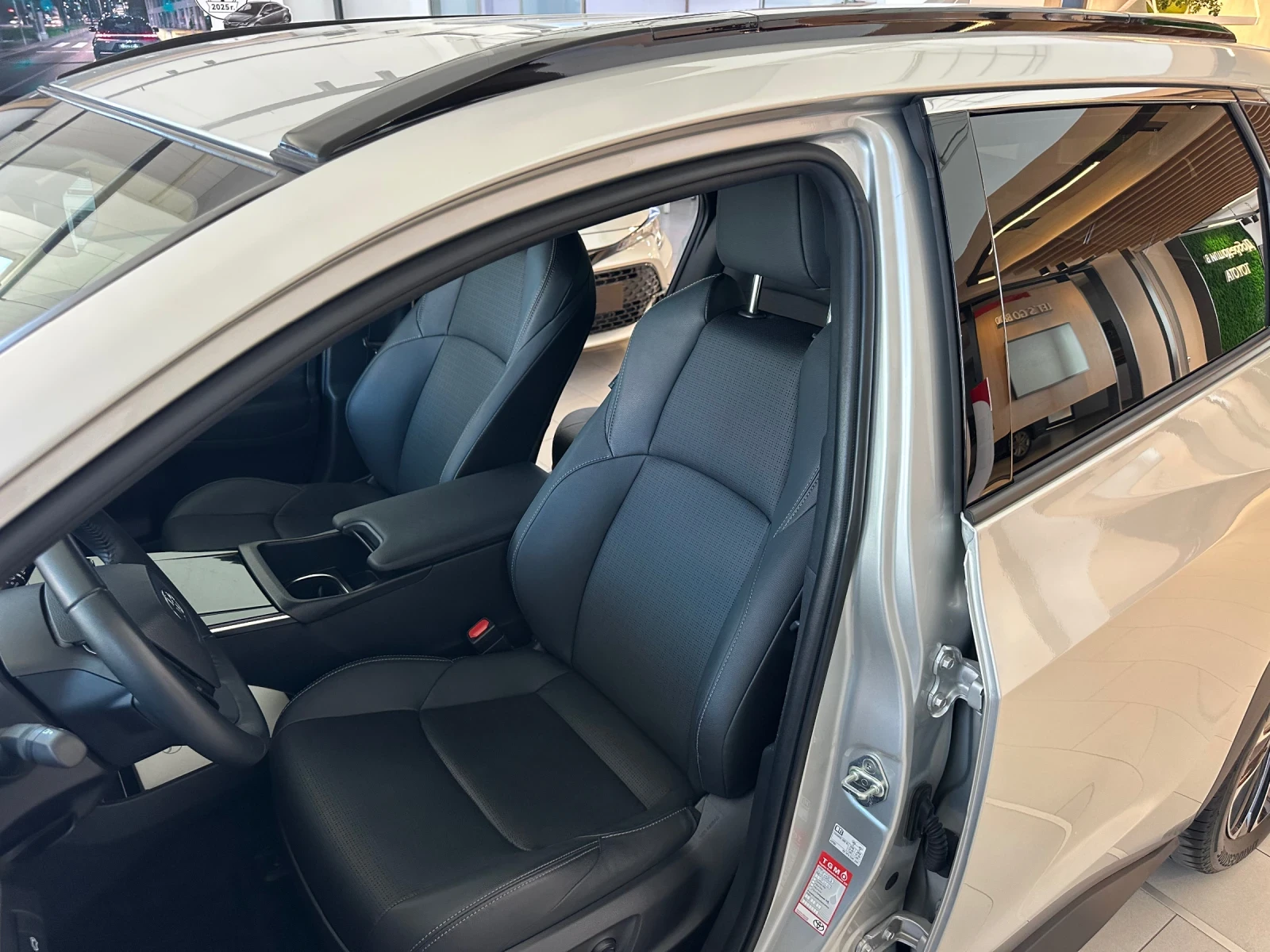 Toyota bZ4X Luxury* AWD, снимка 10 - Автомобили и джипове - 56210712