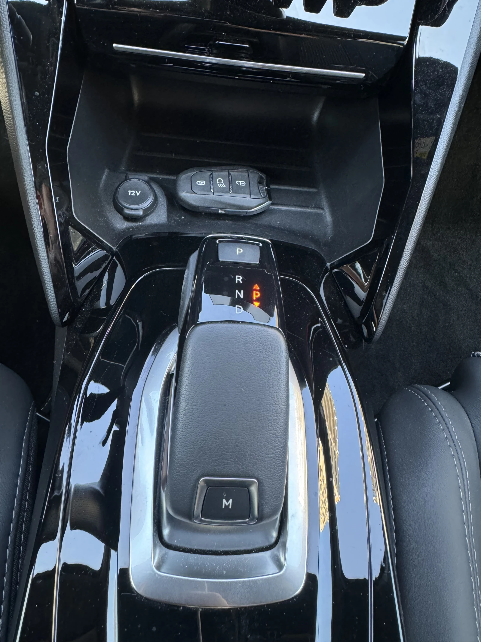 Peugeot 208 GT, снимка 11 - Автомобили и джипове - 56507634