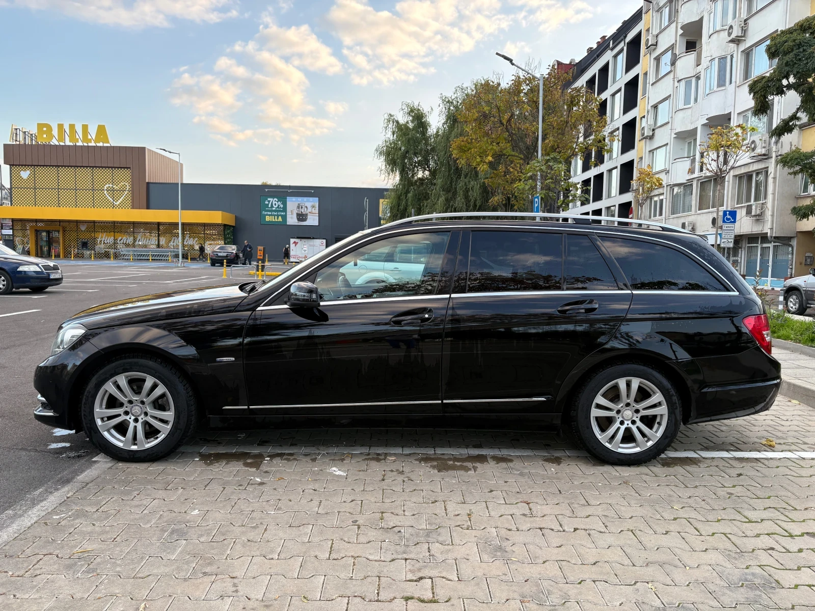 Mercedes-Benz C 220, снимка 7 - Автомобили и джипове - 56647521