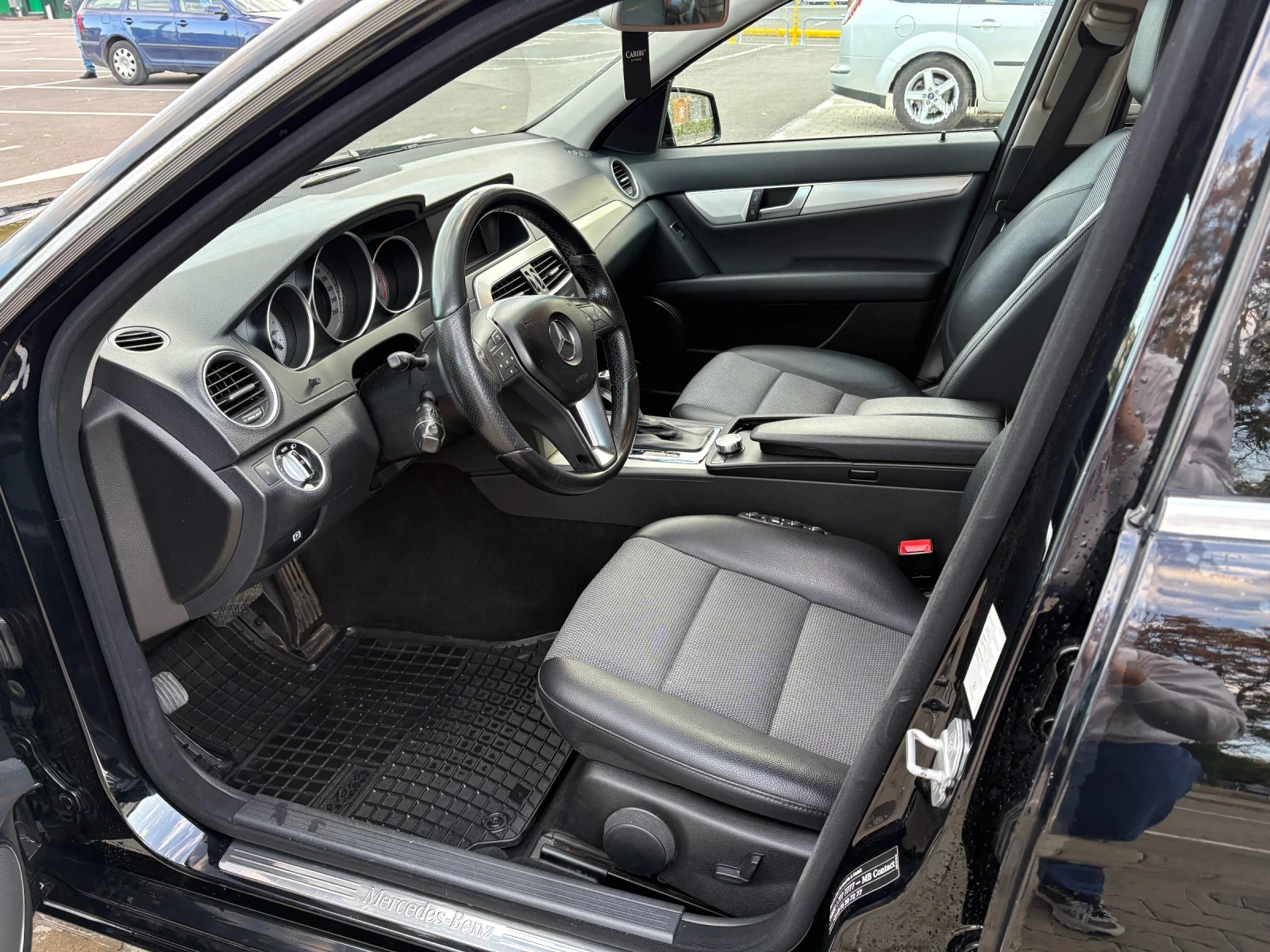 Mercedes-Benz C 220, снимка 11 - Автомобили и джипове - 56647521