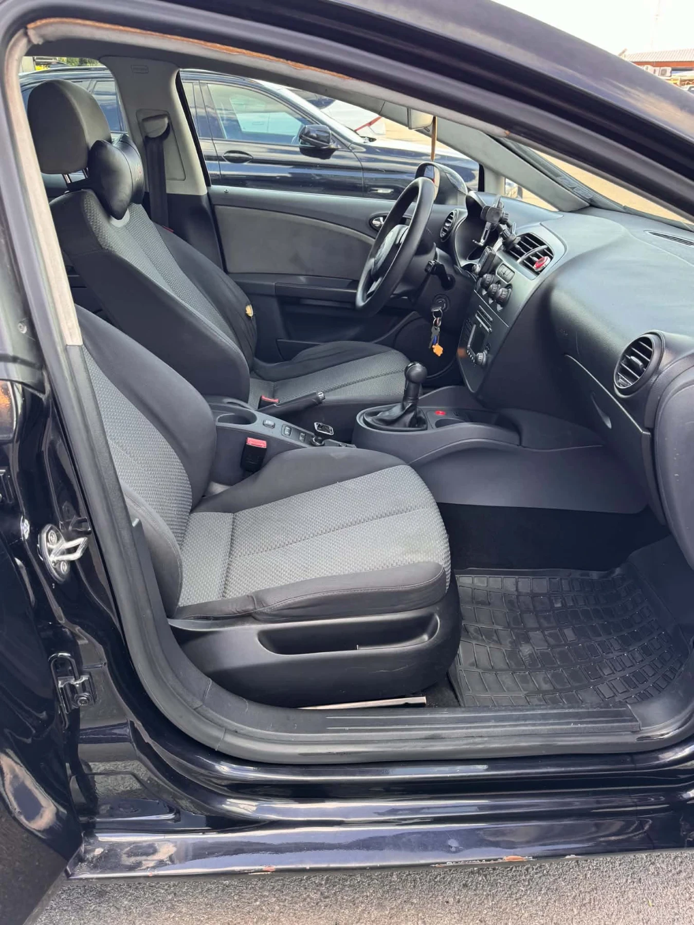 Seat Leon, снимка 10 - Автомобили и джипове - 56709394