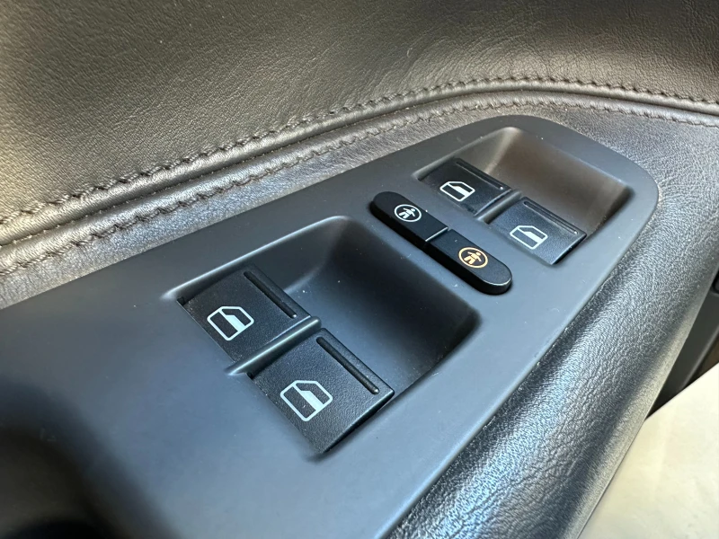 VW Touareg 2.5d 174 к.с. , снимка 15 - Автомобили и джипове - 52693783