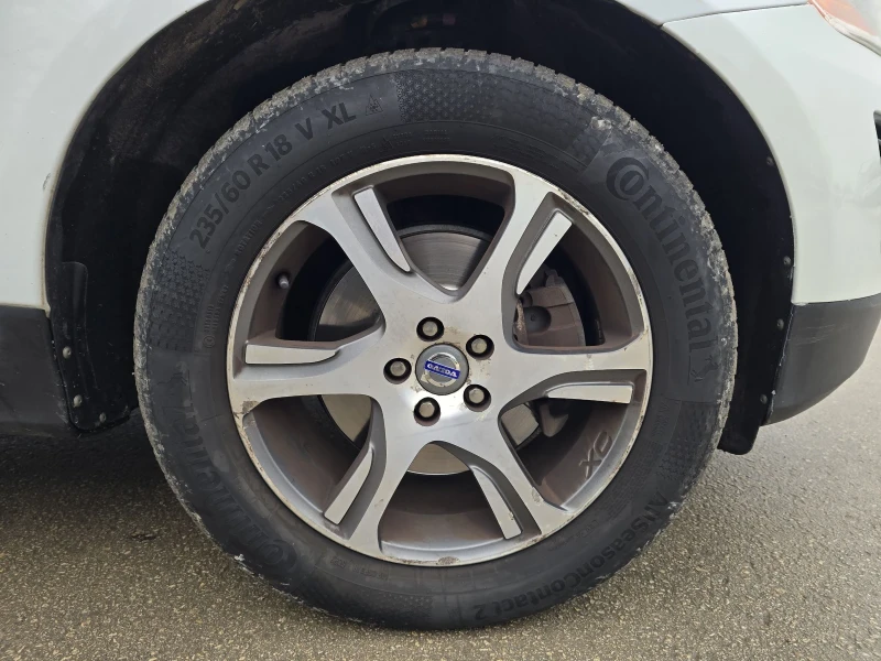 Volvo XC60 2.4d 163к.с 4x4 6 скорости , снимка 9 - Автомобили и джипове - 52859355