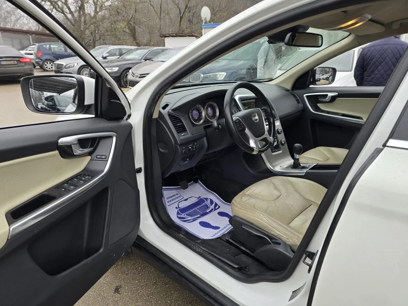 Volvo XC60 2.4d 163к.с 4x4 6 скорости , снимка 11 - Автомобили и джипове - 52859355