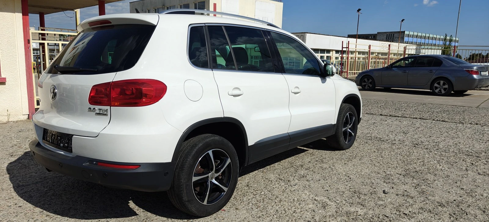 VW Tiguan 2.0D4x4HiLine - изображение 7
