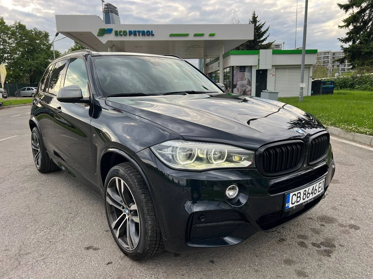 BMW X5 M50D - изображение 5