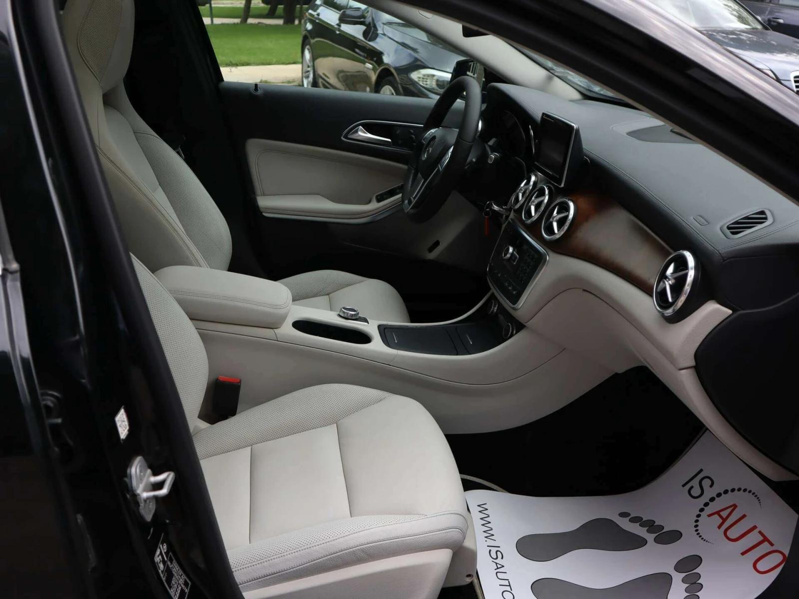 Mercedes-Benz GLA 220 AMG/4Matic/Панорама/Подгрев - изображение 9