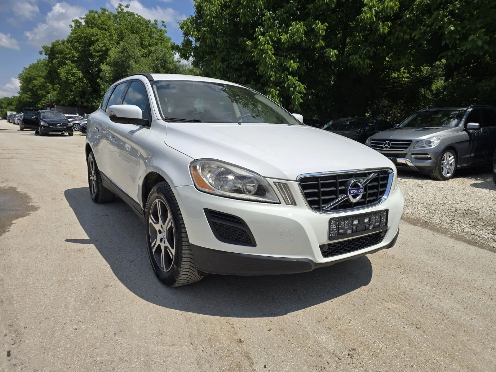 Volvo XC60 2.4d 163к.с 4x4 6 скорости , снимка 2 - Автомобили и джипове - 52859355