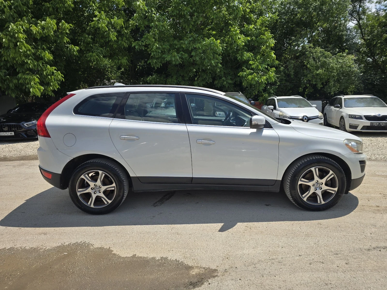 Volvo XC60 2.4d 163к.с 4x4 6 скорости , снимка 8 - Автомобили и джипове - 52859355