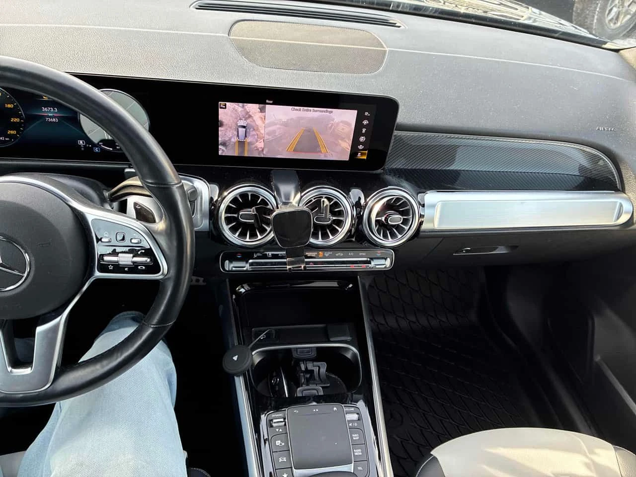 Mercedes-Benz GLB * 250 * CARFAX * KEYLESS * PANO, снимка 9 - Автомобили и джипове - 53801784