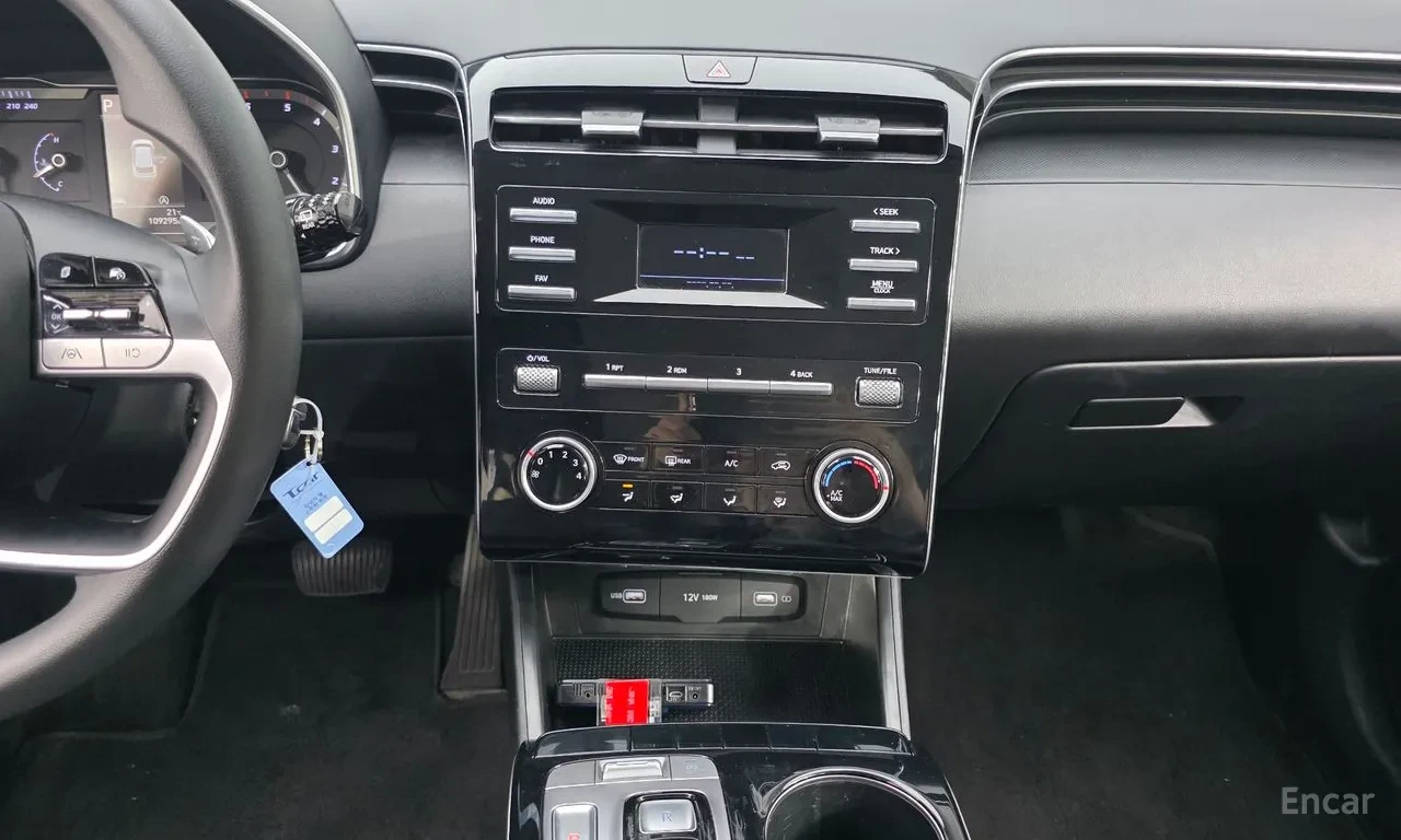 Hyundai Tucson, снимка 15 - Автомобили и джипове - 54710939