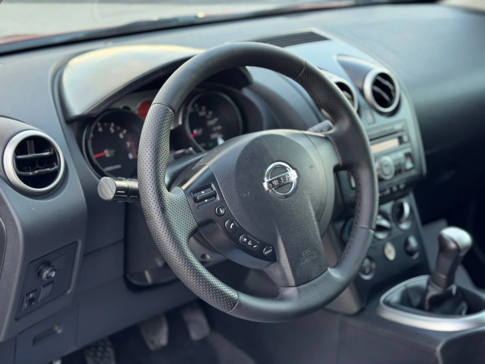 Nissan Qashqai 1.6* 116* БЕНЗИН* , снимка 9 - Автомобили и джипове - 55269510