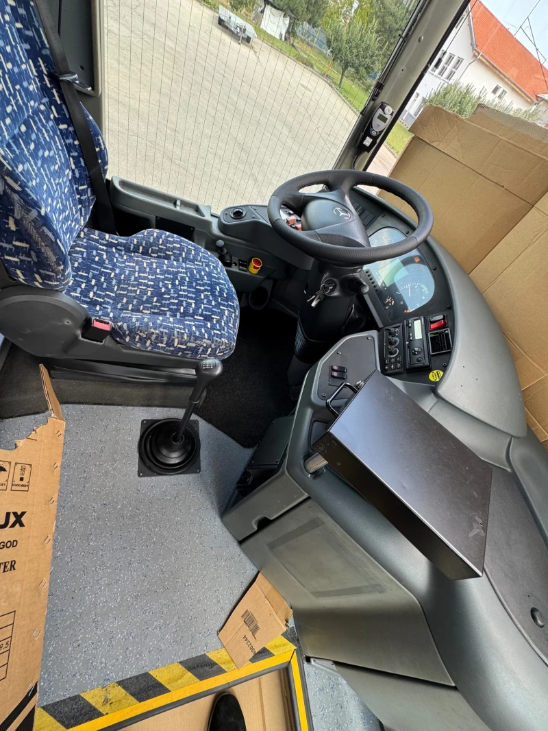 Mercedes-Benz Intouro ME H KLIMA 60 седящи и 21 прав., снимка 4 - Бусове и автобуси - 48167684