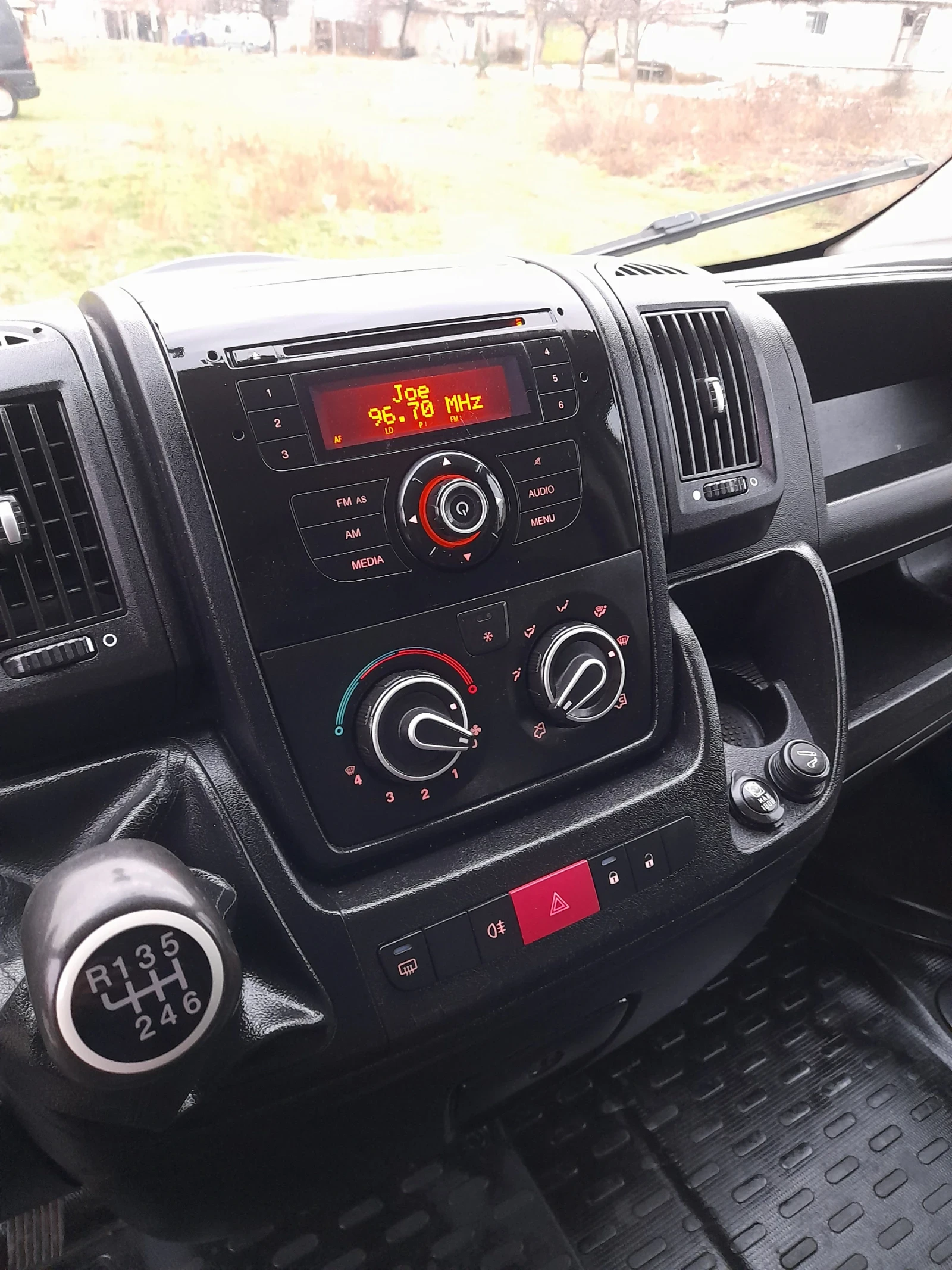 Citroen Jumper 2.2 - изображение 8