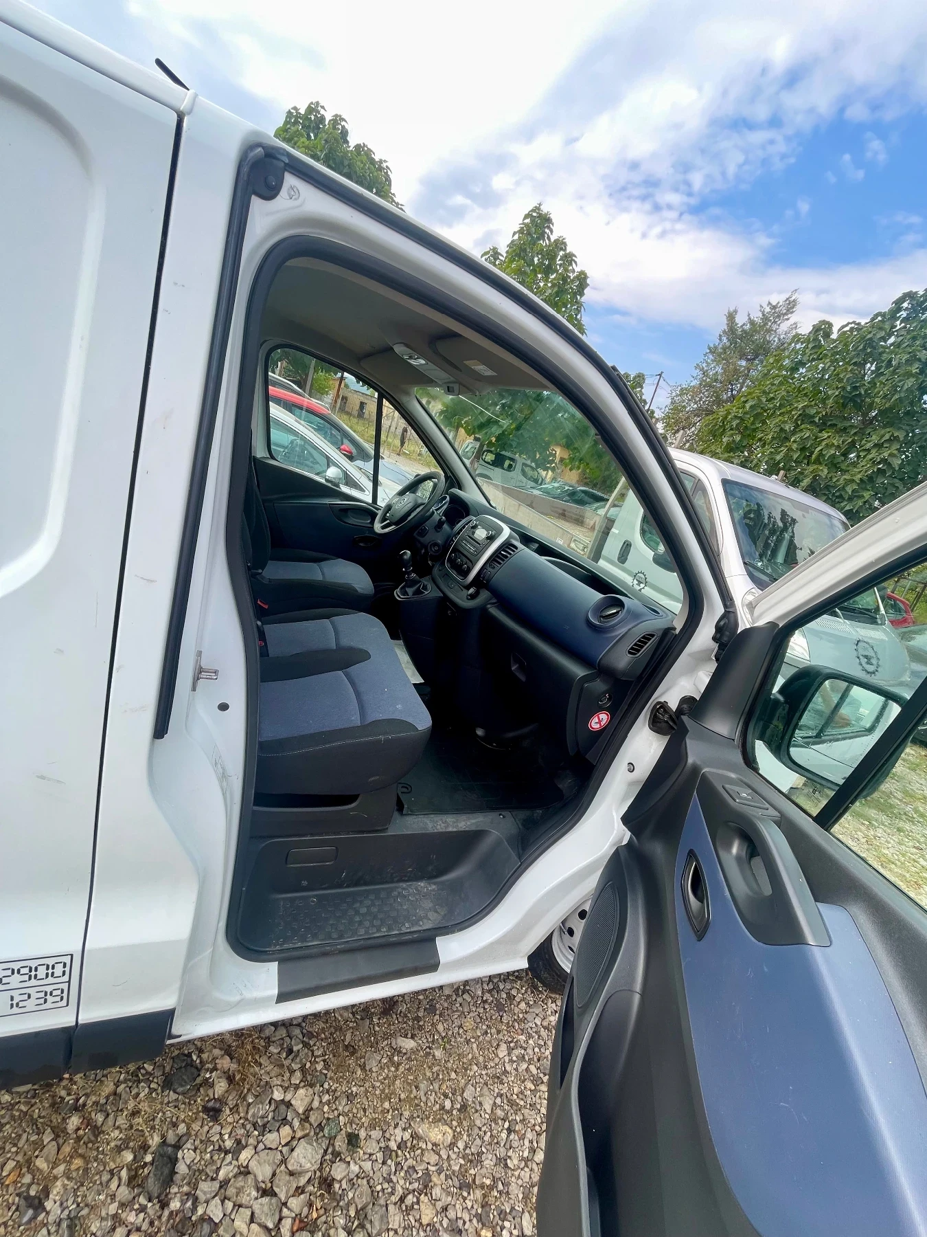 Opel Vivaro 1, 6 CDTI klima, снимка 9 - Бусове и автобуси - 56038673