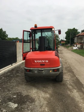 Челен товарач Volvo L30B, снимка 3