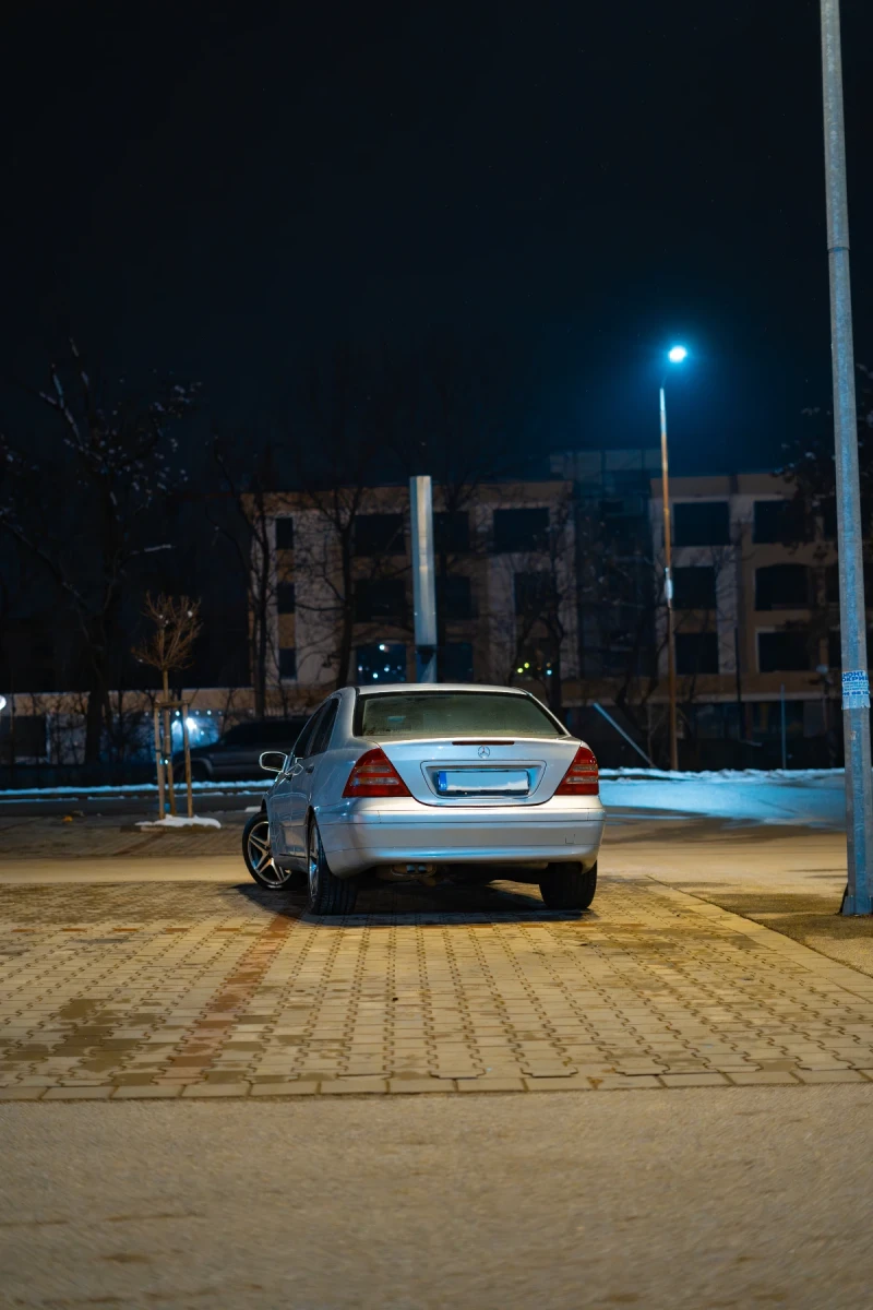 Mercedes-Benz C 180 Kompressor, снимка 4 - Автомобили и джипове - 48685338