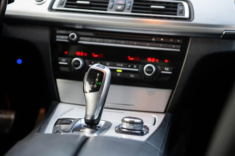 BMW 730, снимка 12 - Автомобили и джипове - 52841853