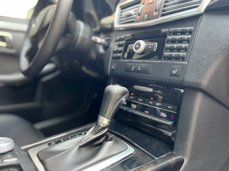 Mercedes-Benz E 250, снимка 13 - Автомобили и джипове - 52498487