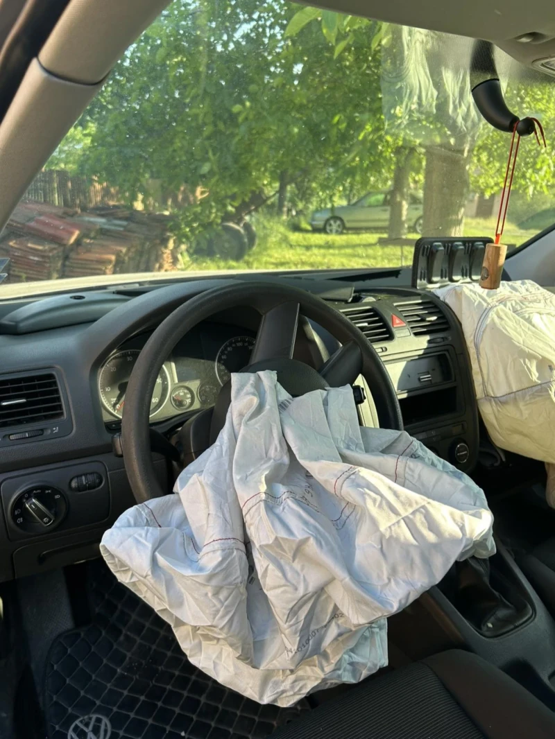 VW Golf 5 1.9 TDI 90 HP Цялата за части здрав мотор, снимка 8 - Автомобили и джипове - 51697505