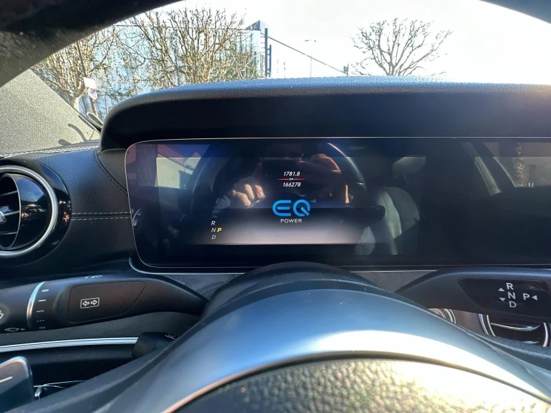 Mercedes-Benz E 300, снимка 10 - Автомобили и джипове - 52402975