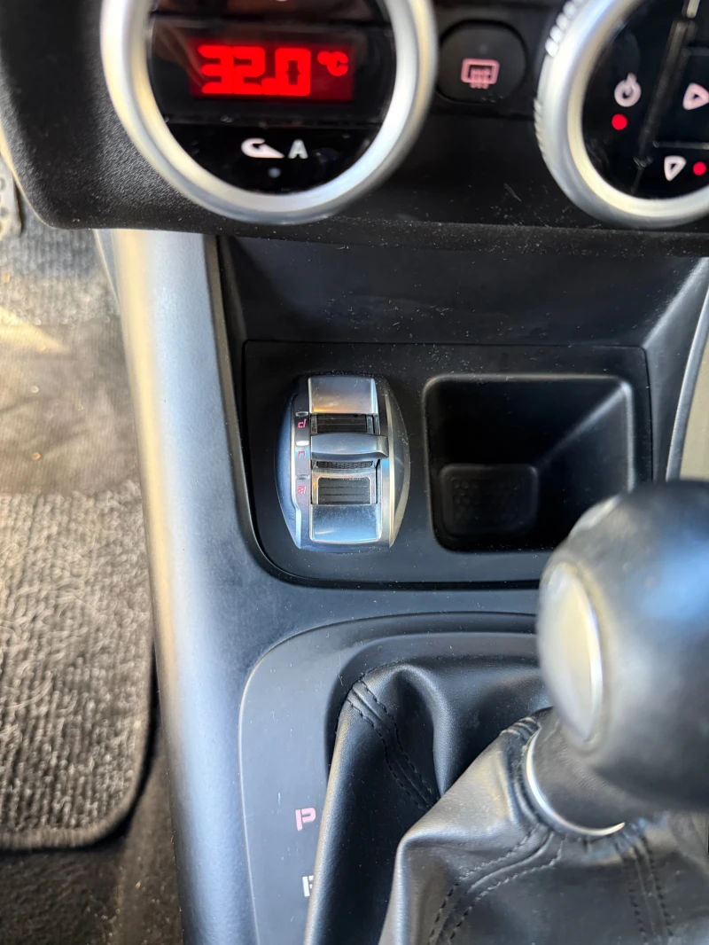 Alfa Romeo Giulietta, снимка 13 - Автомобили и джипове - 52957730