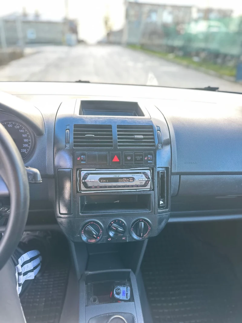 VW Polo, снимка 7 - Автомобили и джипове - 53229310